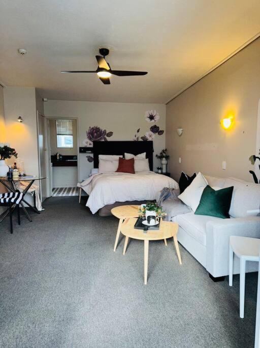 Cosy Motel Studio Apartment In Central City-Up To 2 Beds Крайстчерч Екстер'єр фото